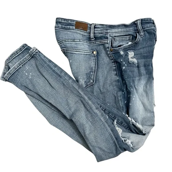 Judy Blue Faded Blue Boyfriend Jeans - Picture 1 of 11